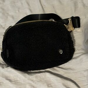 lululemon athletica Black Fleece Crossbody Bag, 1L, NWT